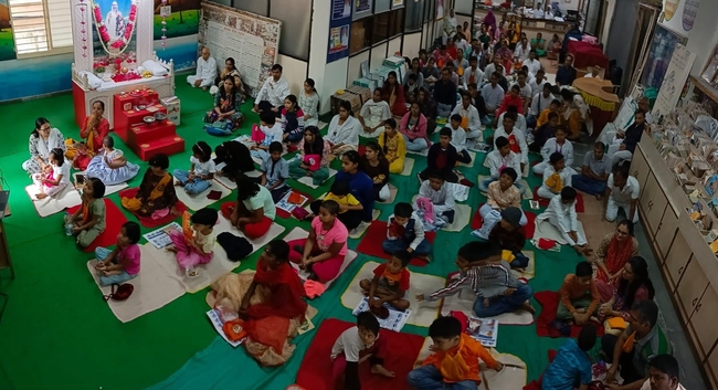 Image for Bengaluru Ashram organized a Saraswatya mantra chanting program.