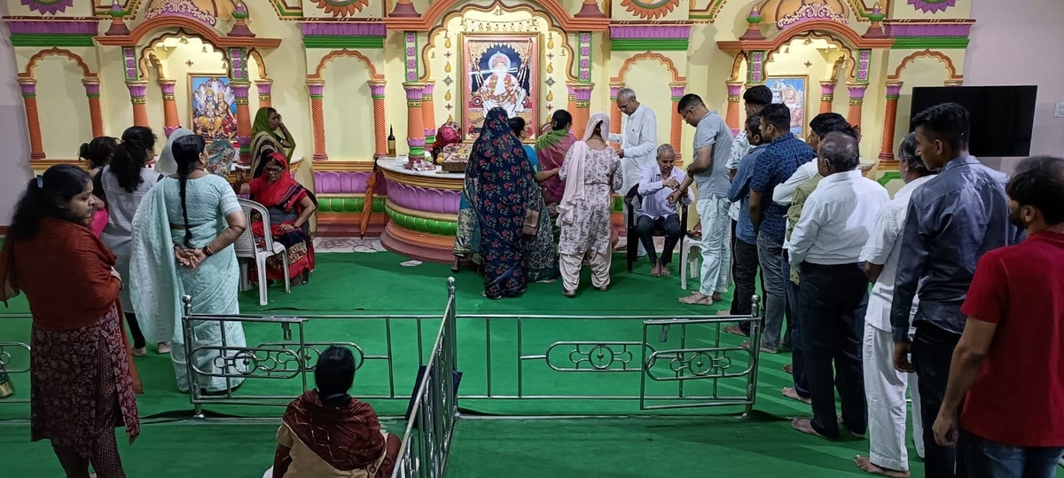 Bengaluru Ashram organized Guru RakshaSutra Program for disciples.