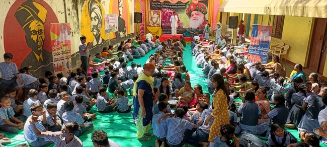 Image for How Parents Worship Day is celebrated at Yogeshwarananda school, Halsuru? 