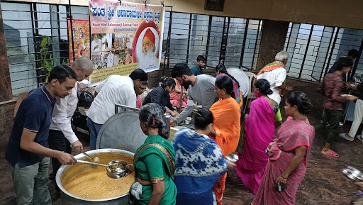 Image for Ashram Bengaluru is organizing a free meal distribution campaign for the admitted patients.