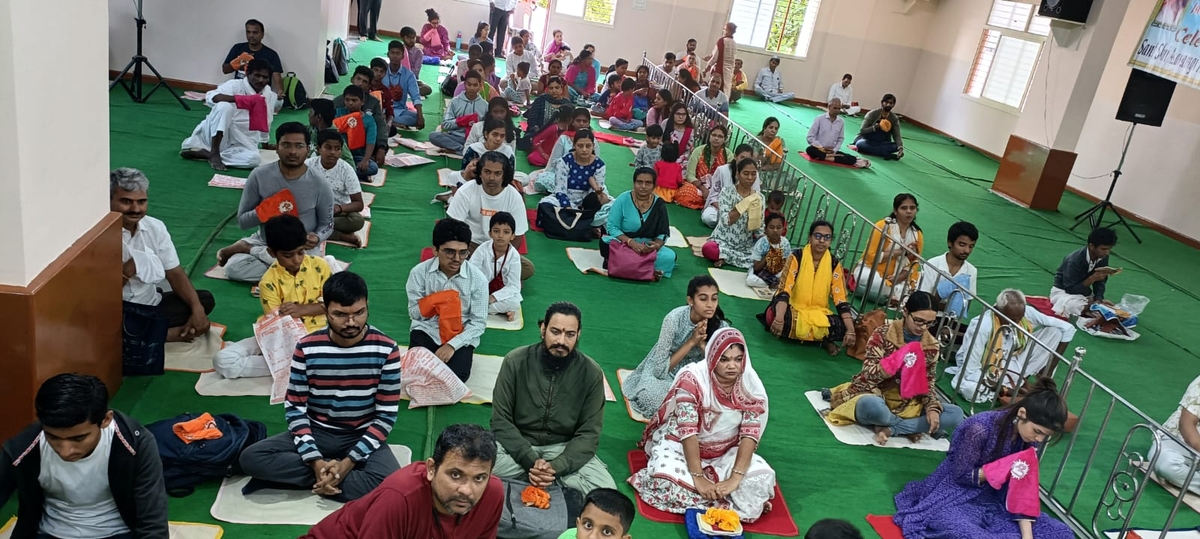 Chanting of Saraswatya mantra program organized by Bengaluru Ashram.