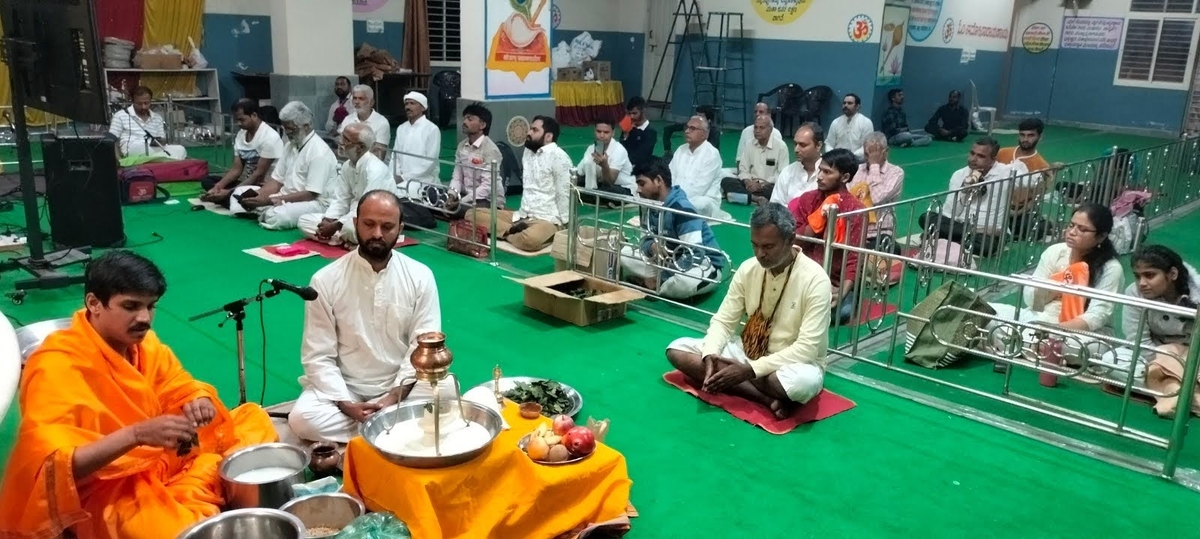 What are the 4 types of Rudrabhishek performed in Bangalore Ashram?