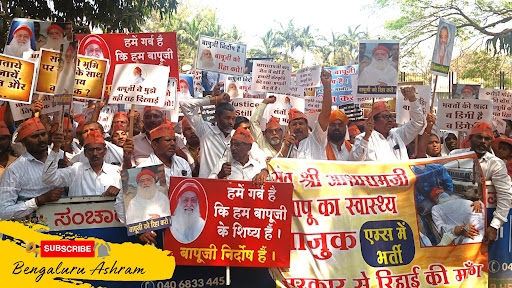 Image for Women of Bidar stand for justice with Sant Shri Asharamji Bapu by protesting on road show.